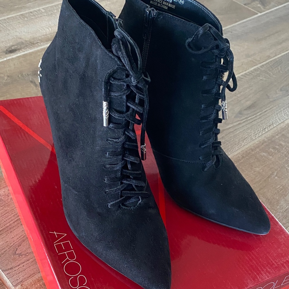 AEROSOLES Women's Black Lace-Up Boots